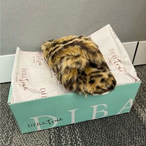 NIB Diba True Cay Lee Slipper Leopard Print Fuzzy Crisscross size 7